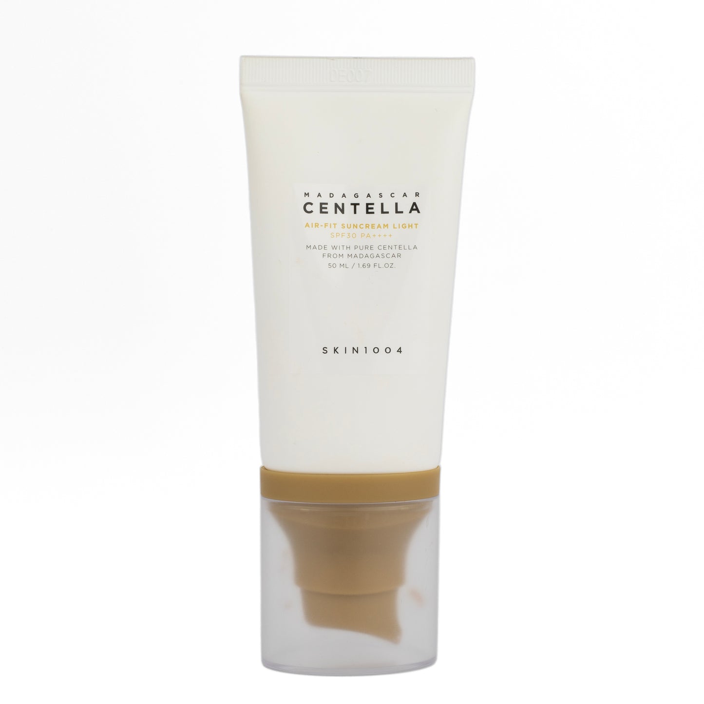 Flacone di Skin1004 Madagascar Centella Air-Fit Suncream Light SPF30 PA++++, crema solare leggera con Centella Asiatica del Madagascar, disponibile su Pink Beauty.