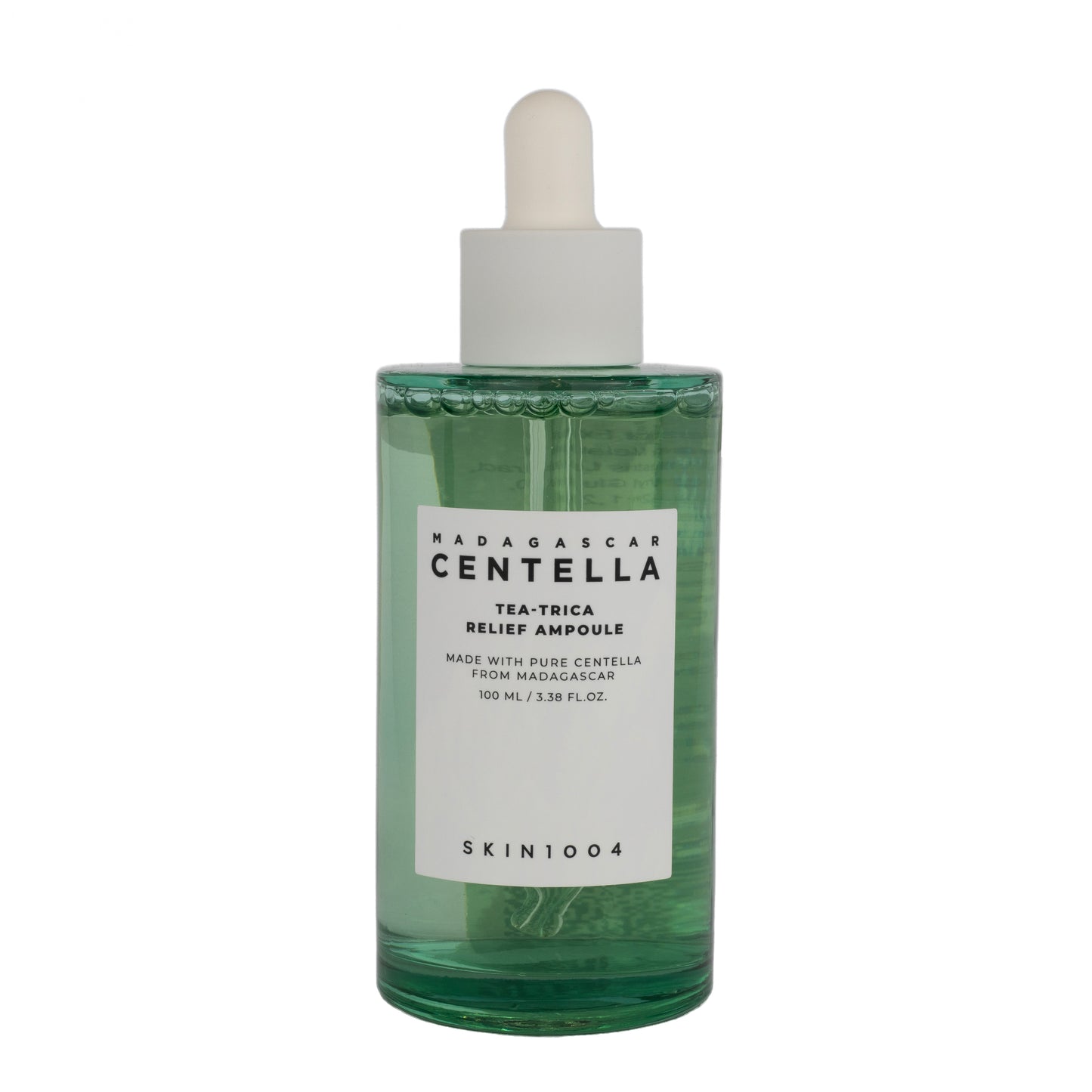 Contenitorer con contagocce come dosatore di Skin1004 Madagascar Centella Tea-Trica Relief Ampoule, ampolla lenitiva e purificante con tea tree e centella asiatica, disponibile su Pink Beauty per pelli grasse, miste e a tendenza acneica